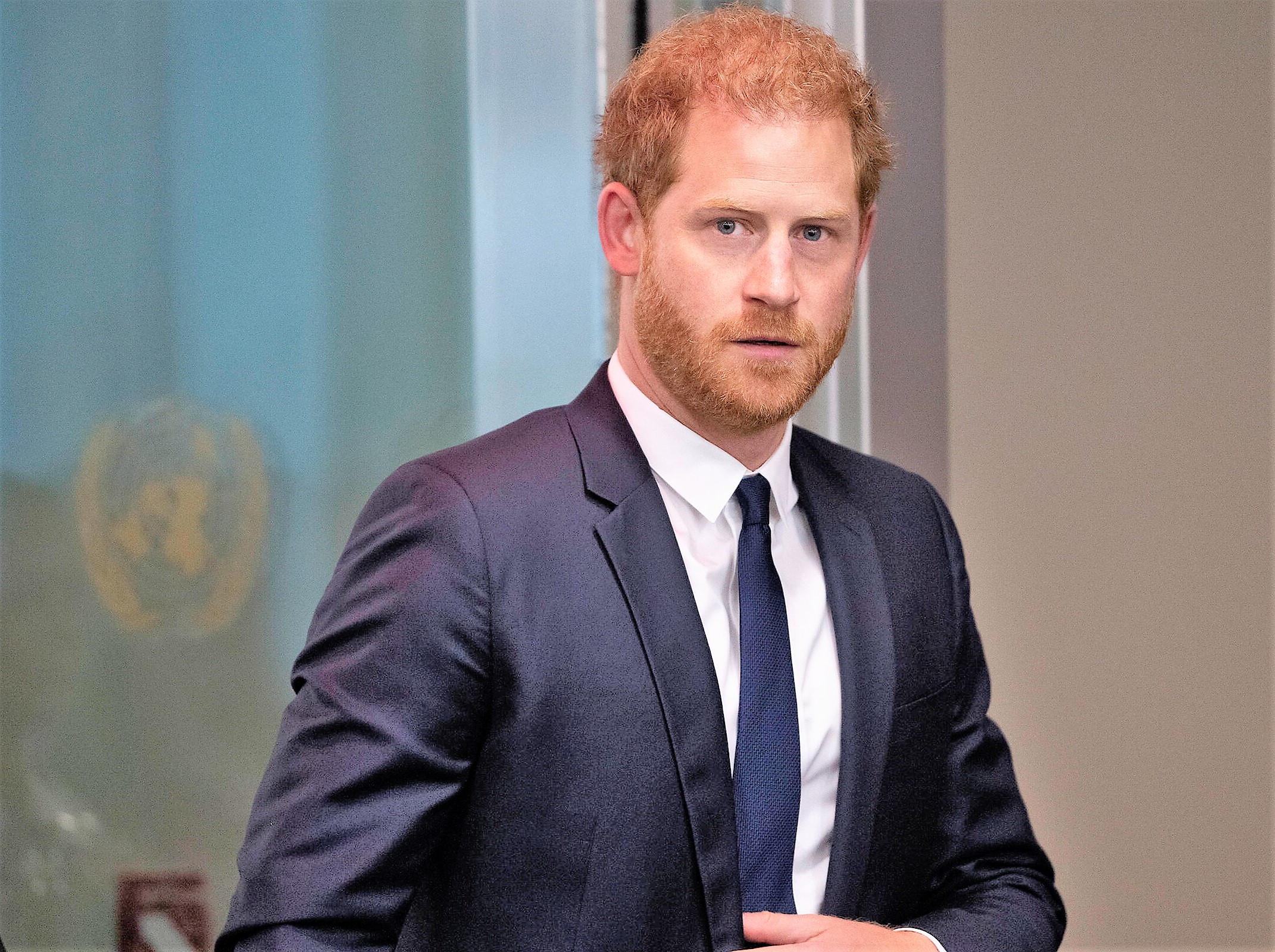 Prinz Harry weiß nicht mehr weiter - Hinter verschlossenen Türen weint er bittere Tränen!