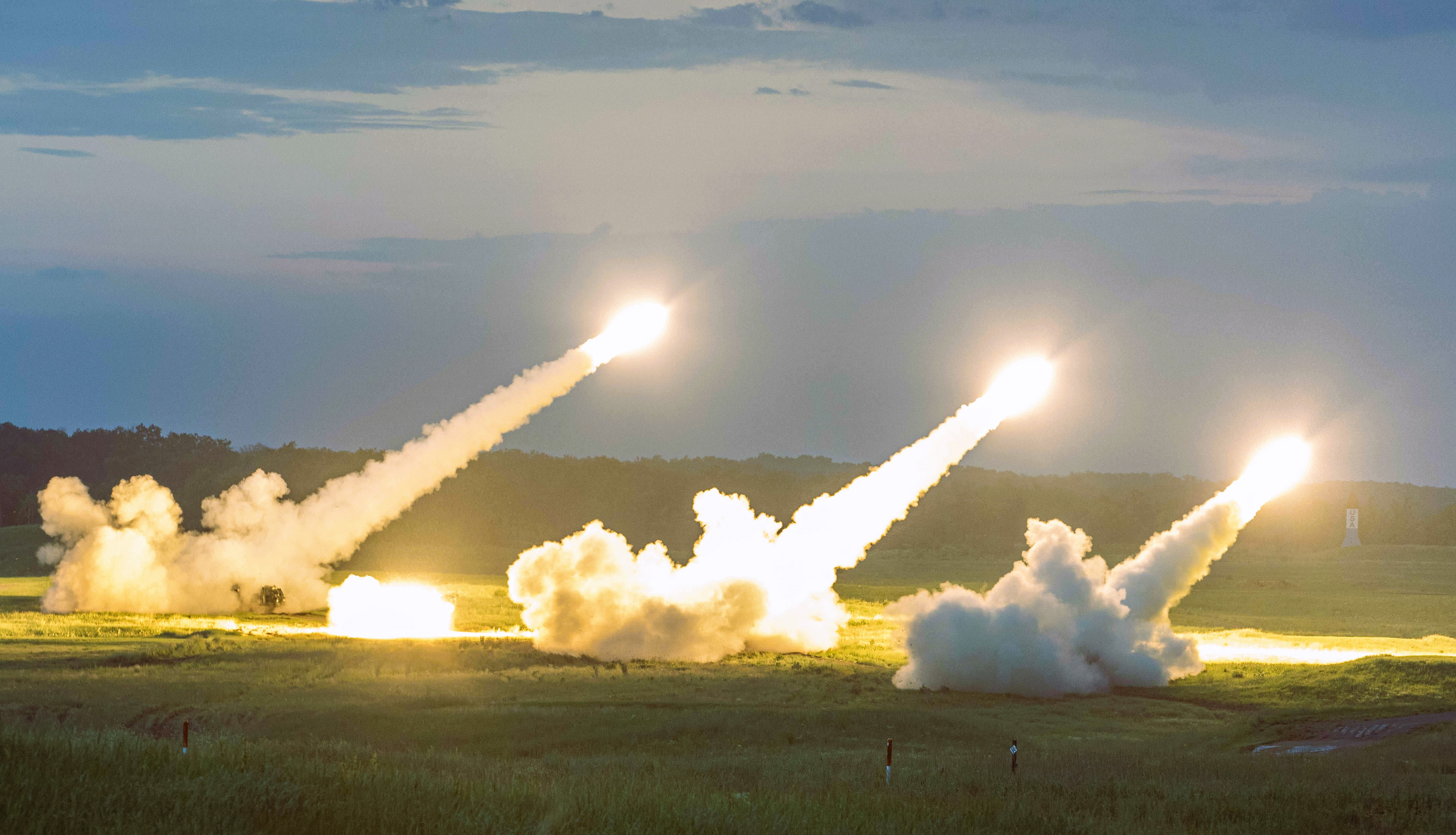 Angriff auf Moskau? Waffen mit größerer Reichweite für die Ukraine - Briten wollen Langstreckenwaffen liefern!