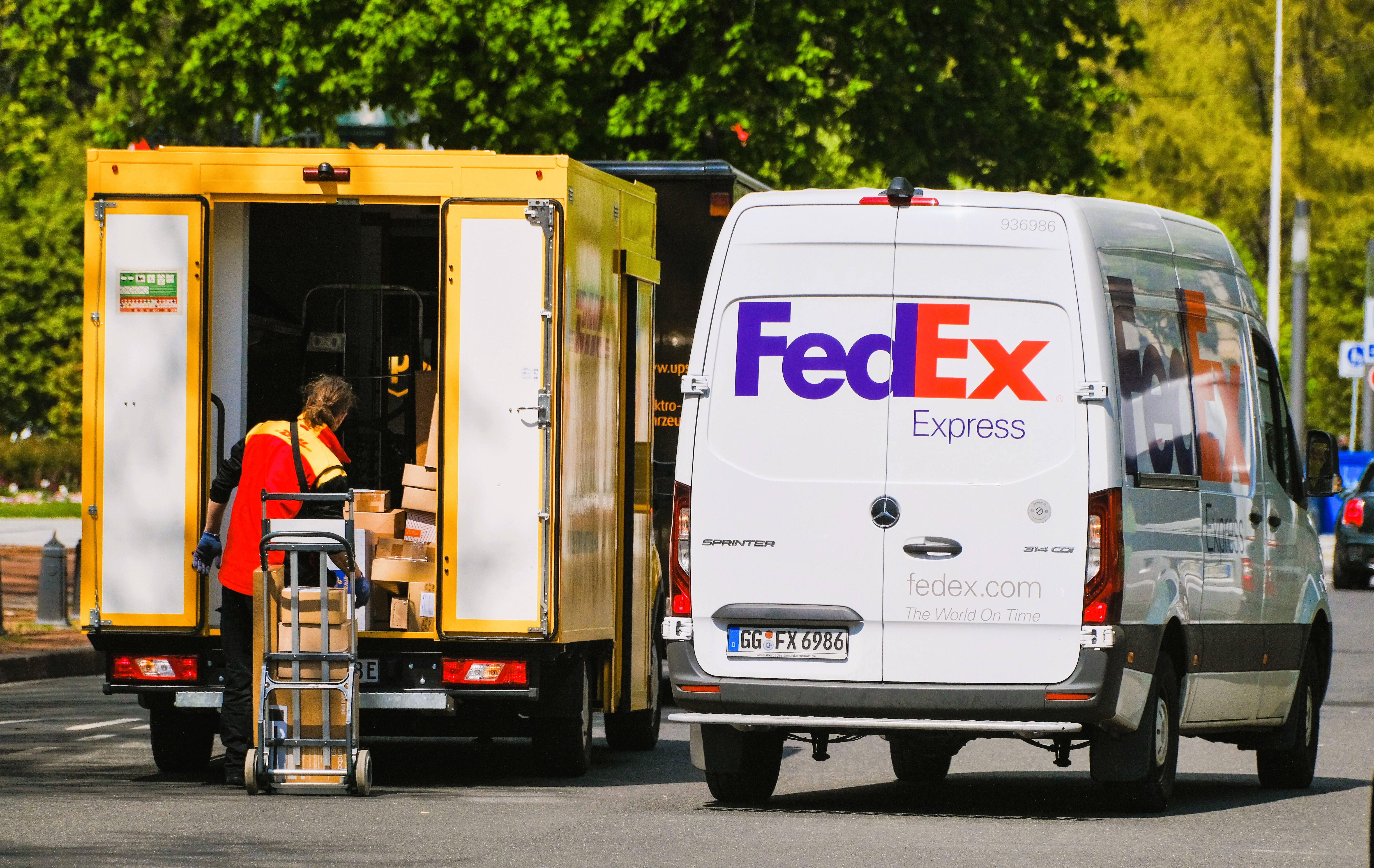 Postbote überfährt Rentnerin - tot! Tödlicher Unfall schockt Deutschland