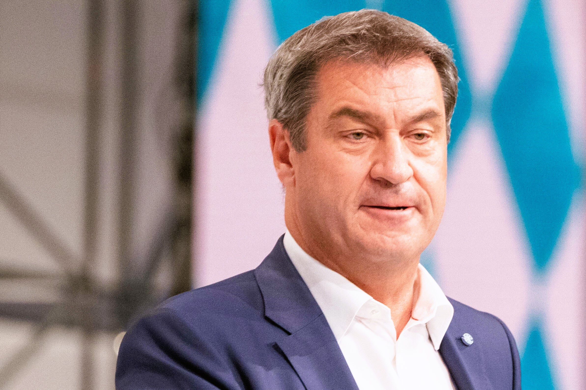 Söder gibt Jagd auf Wölfe frei! Nach nur einem Riss - Bayern prescht mal wieder vor!