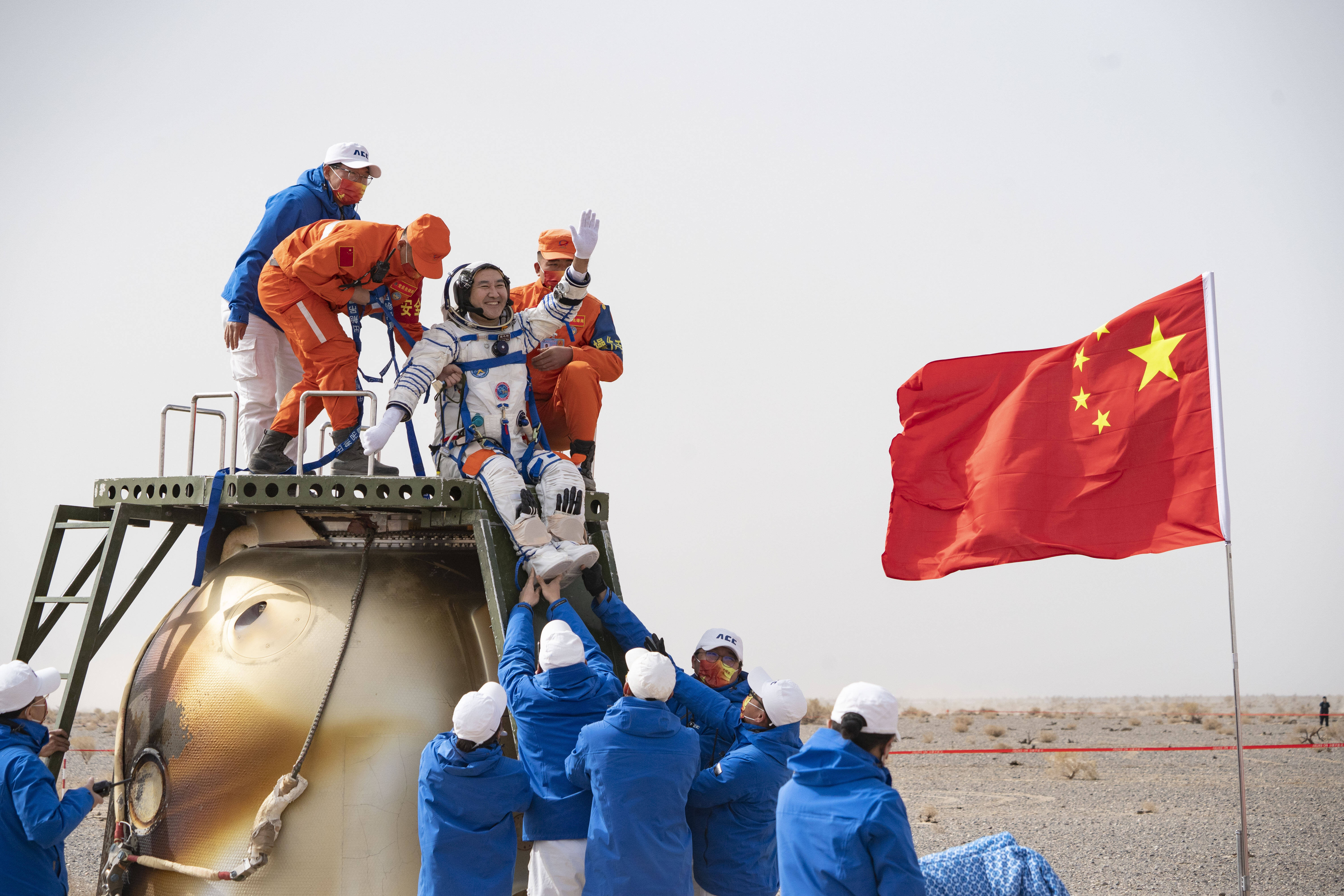 Putin und China planen Atomkraftwerk - auf dem Mond! Erschreckender Geheimplan enthüllt!