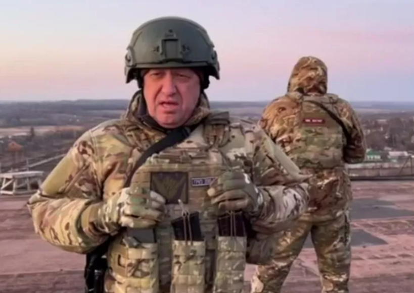 Eilmeldung! Lebt Wagner-Chef Prigoschin noch? Neues Foto von Jewgeni Prigoschin in einem Zug aufgetaucht