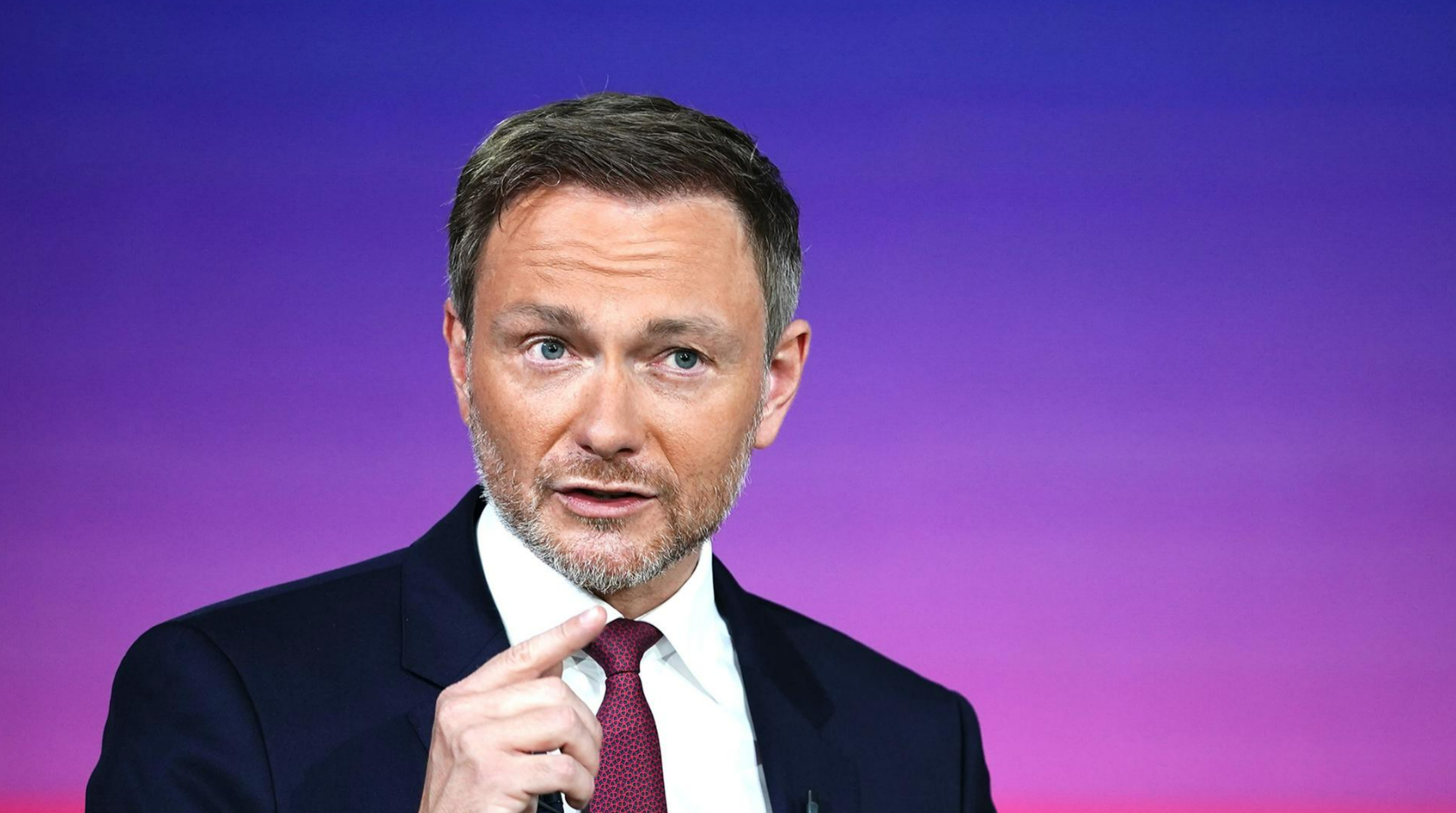 "Shitstorm" für Christian Lindner nach diesen Bildern! "Schlechtester Wirtschaftsminister aller Zeiten!"