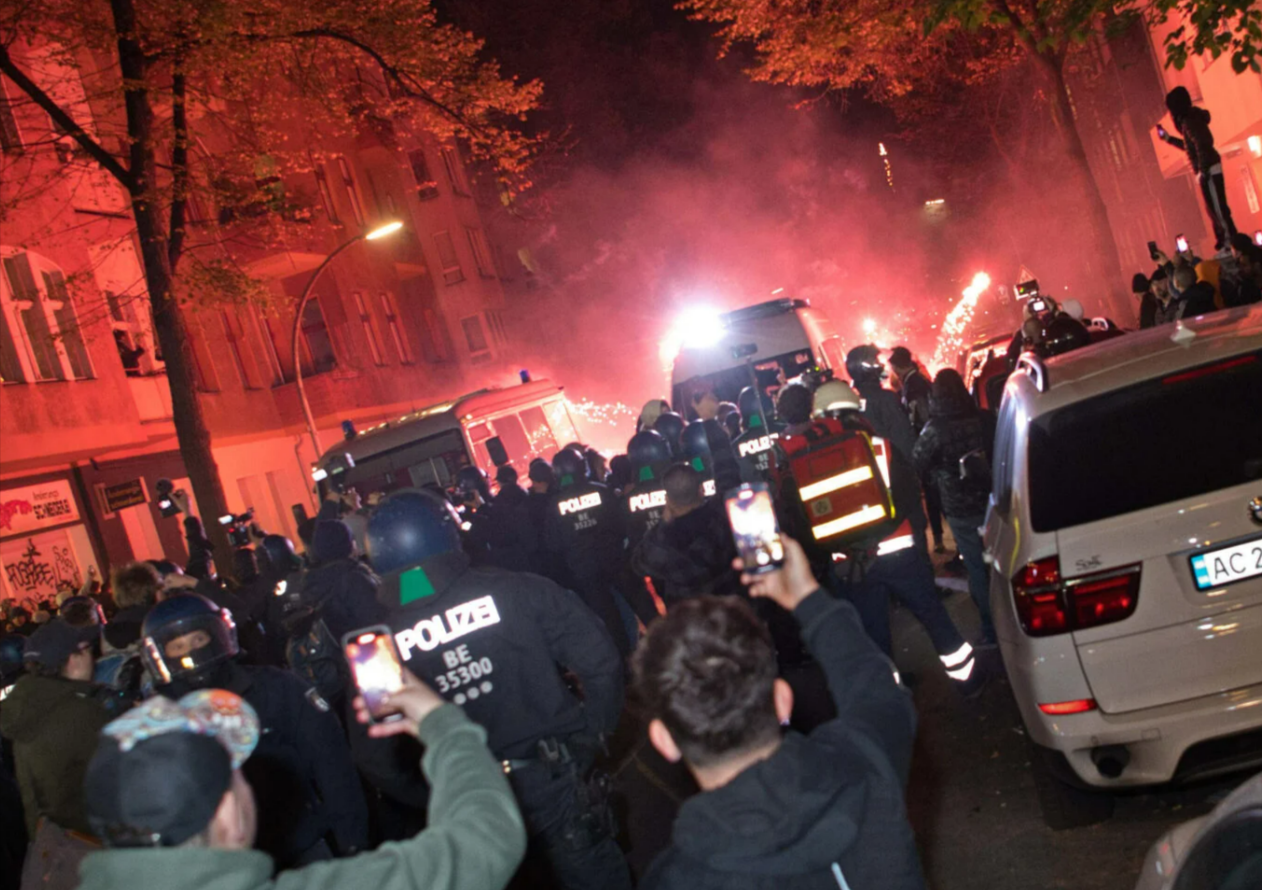 Deutsche Polizisten durch Linksextreme schwer bedroht, auch zu Hause! Bericht des Verfassungsschutzes ist besorgniserregend!