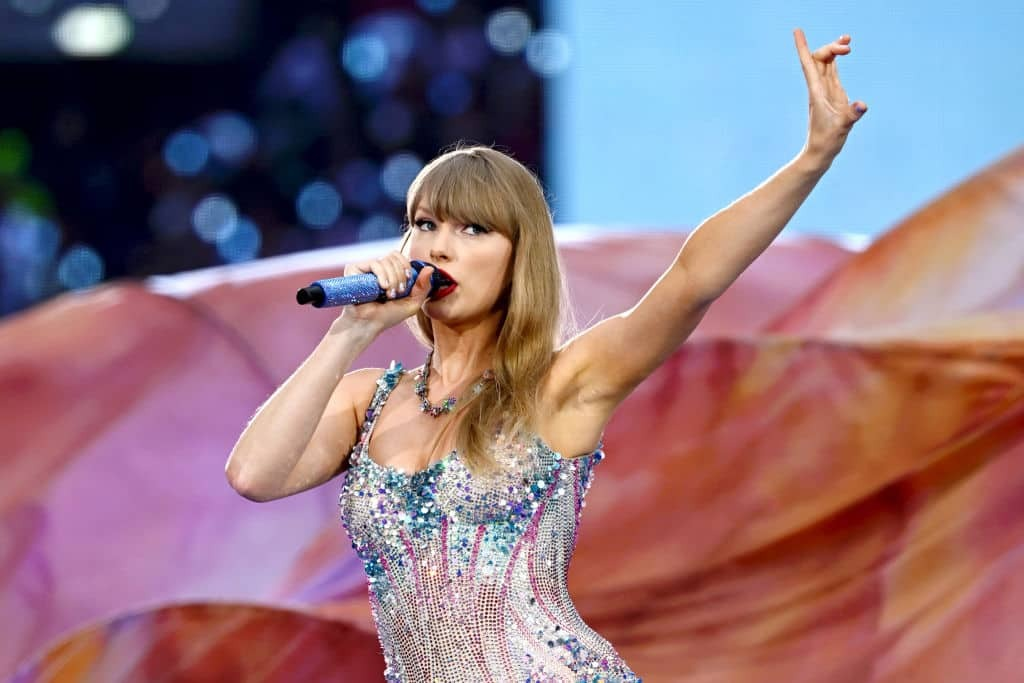 Taylor Swift registreert stem en iconische foto als handelsmerk — slimme zet tegen AI-misbruik?