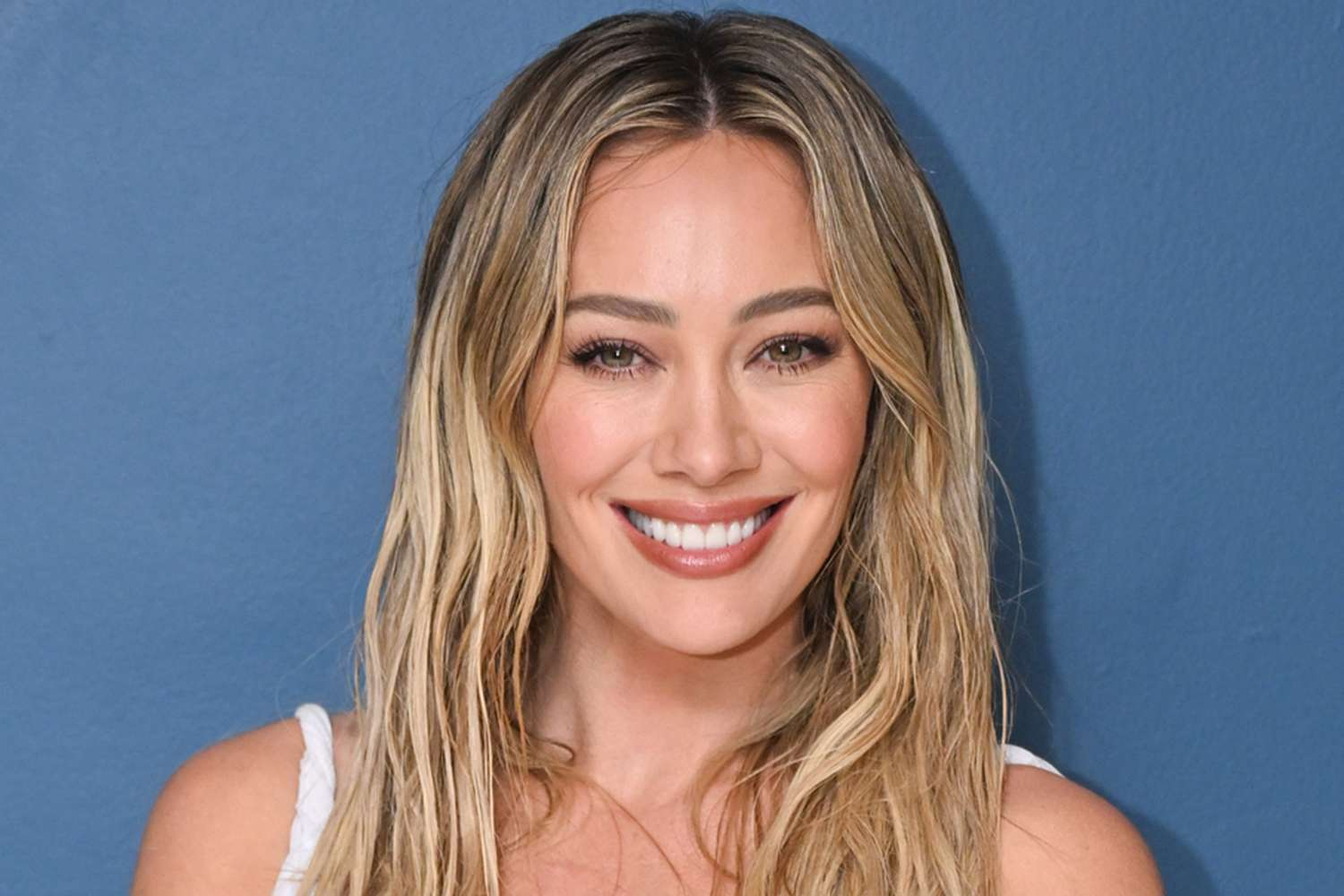 Hilary Duff’s Salomon Sneakers: The Unexpected Travel Trick That Has Fans Talking