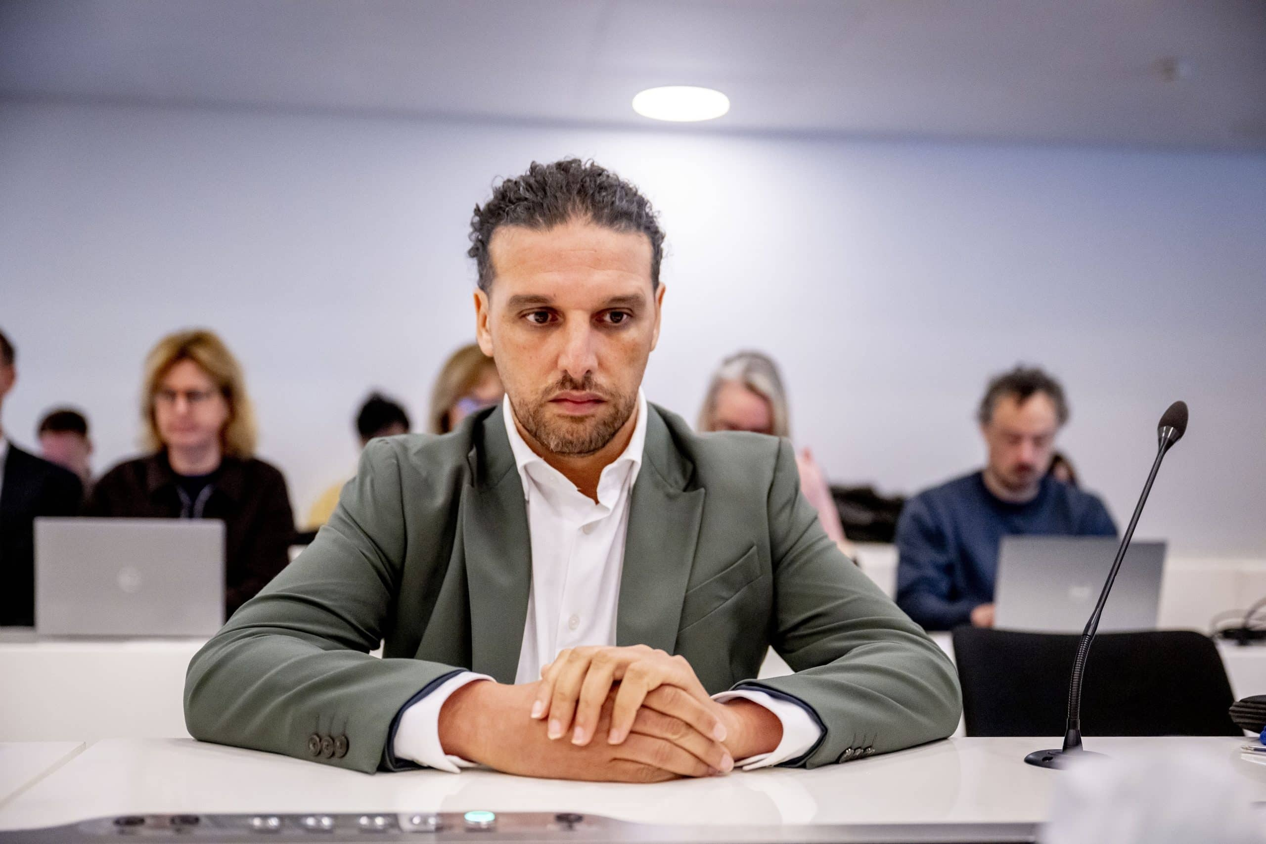 Imagodeskundige: Ali B 'draait alles om' — zijn afwezigheid zorgt voor extra kritiek