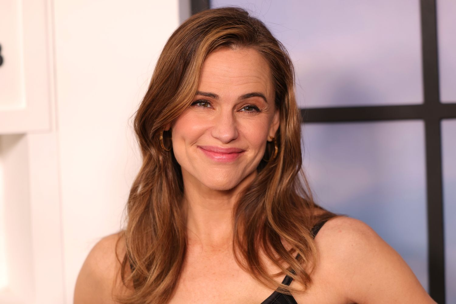 Jennifer Garner’s $295 Crochet Tote Unpacked — See the $18 Amazon Lookalike