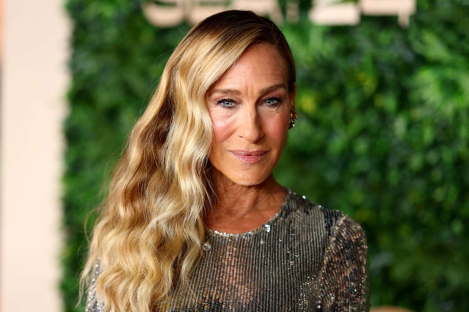 Sarah Jessica Parker's Black Shirt Proves Button-Ups Belong Beyond the Office