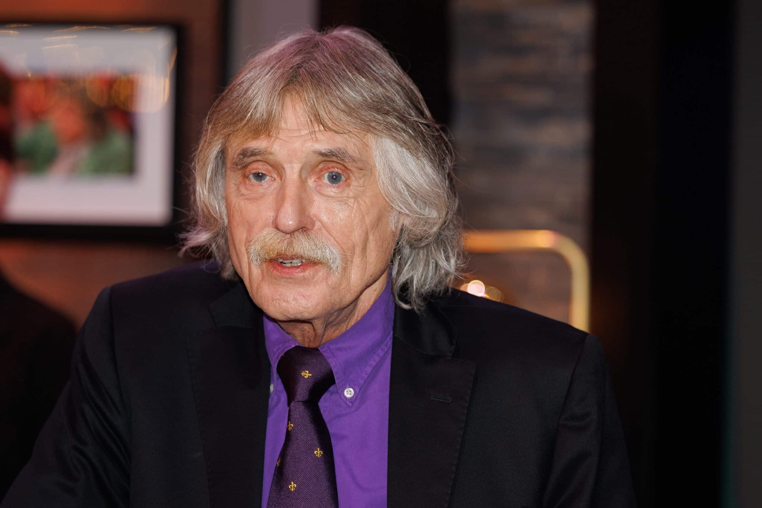 Johan Derksen onder vuur na omstreden opmerkingen over seks binnen huwelijk