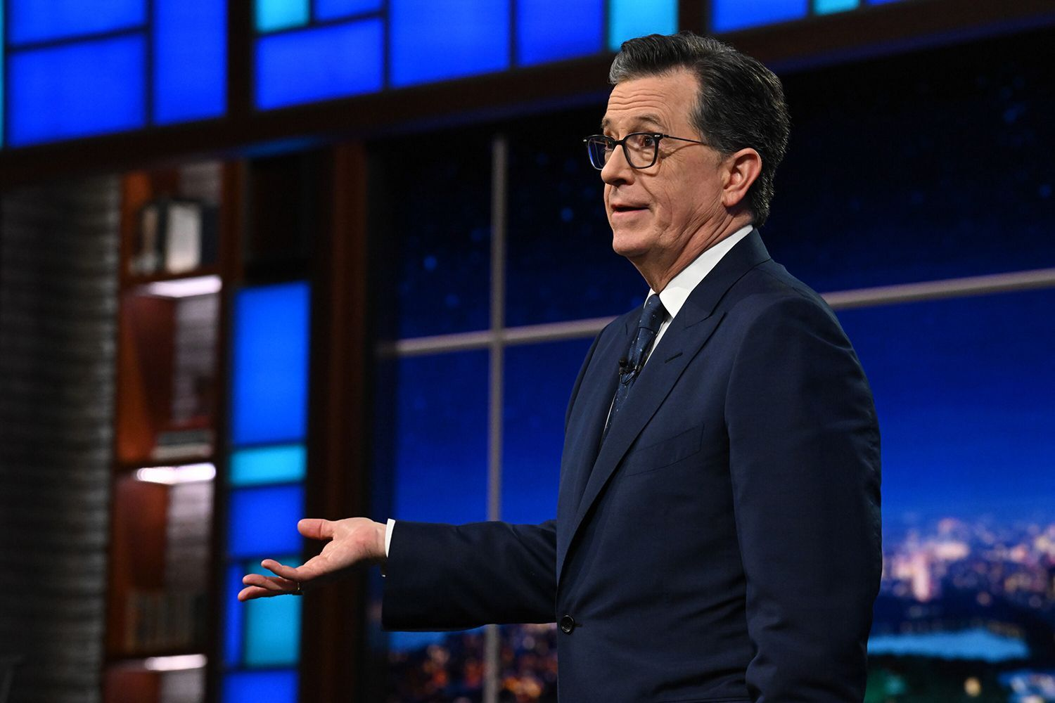 Stephen Colbert’s Final Late Show Packed with Surprises — and a Quiet Dig at CBS