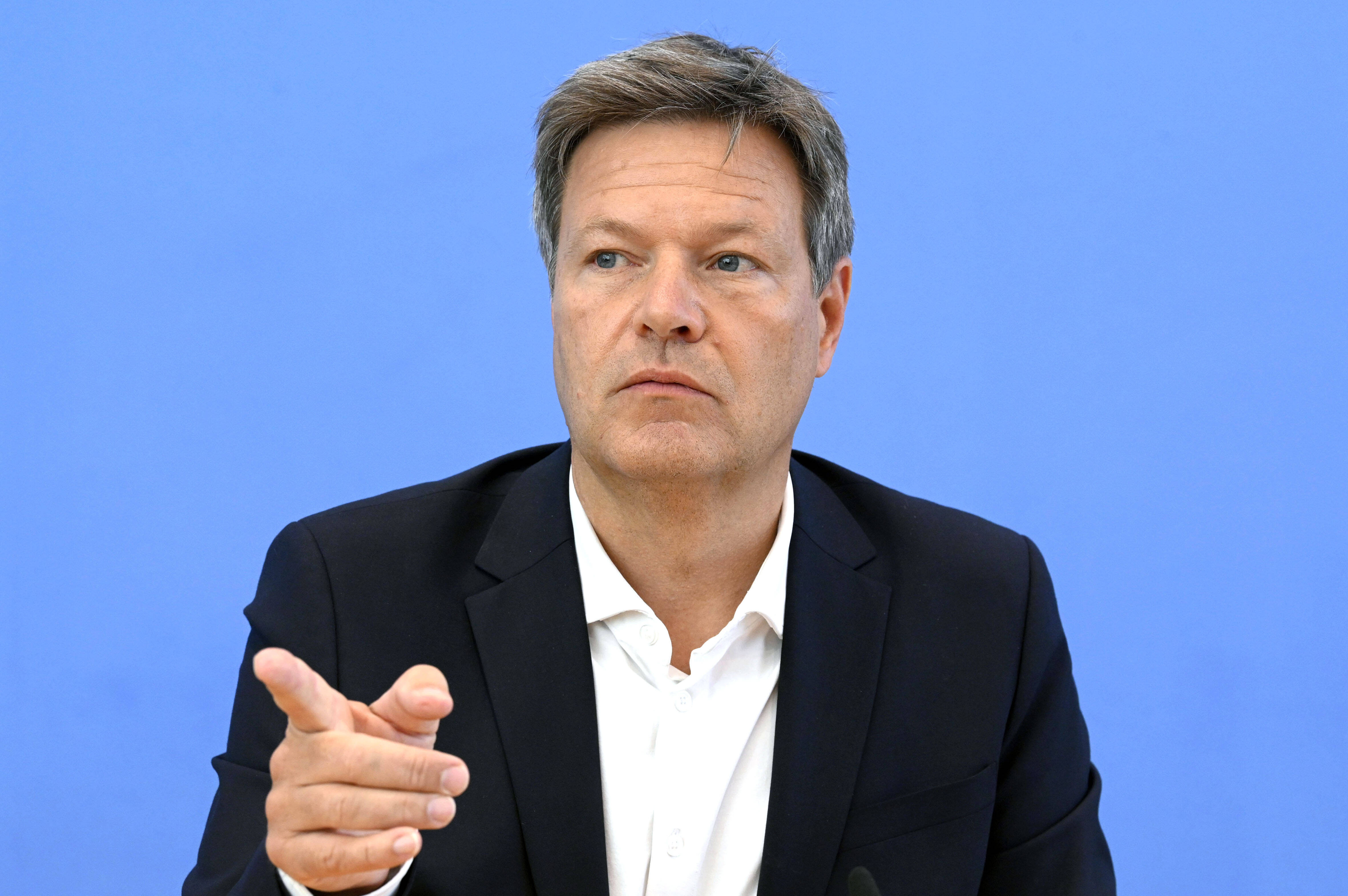 Spektakulärer Habeck Plan! Er will Deutschlands Industrie an die Spitze führen - das plant Habeck