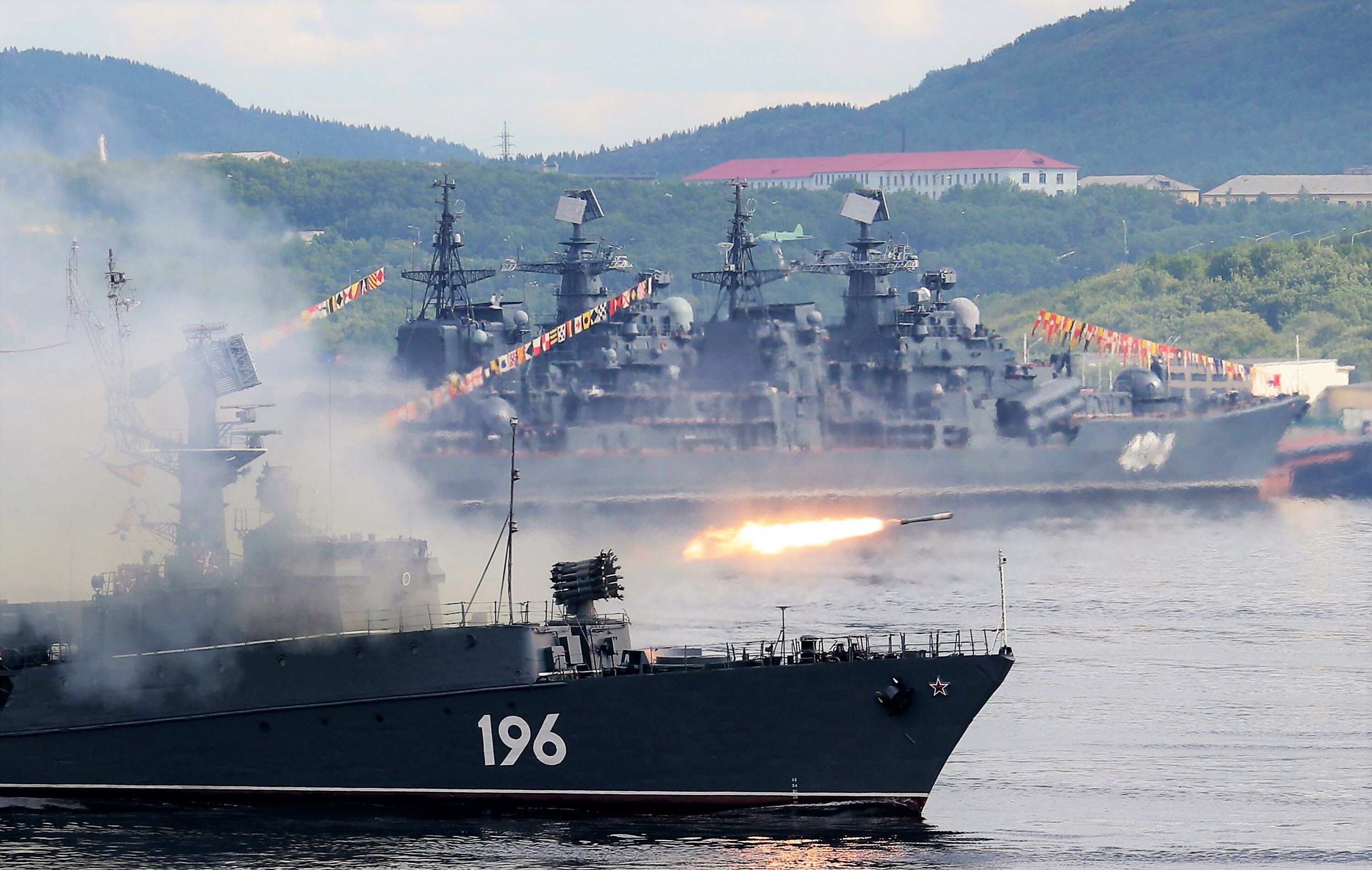 Ukraine versenkt nächstes Russen-Kriegsschiff mit NATO-Anti-Schiffs-Rakete! Putin tobt