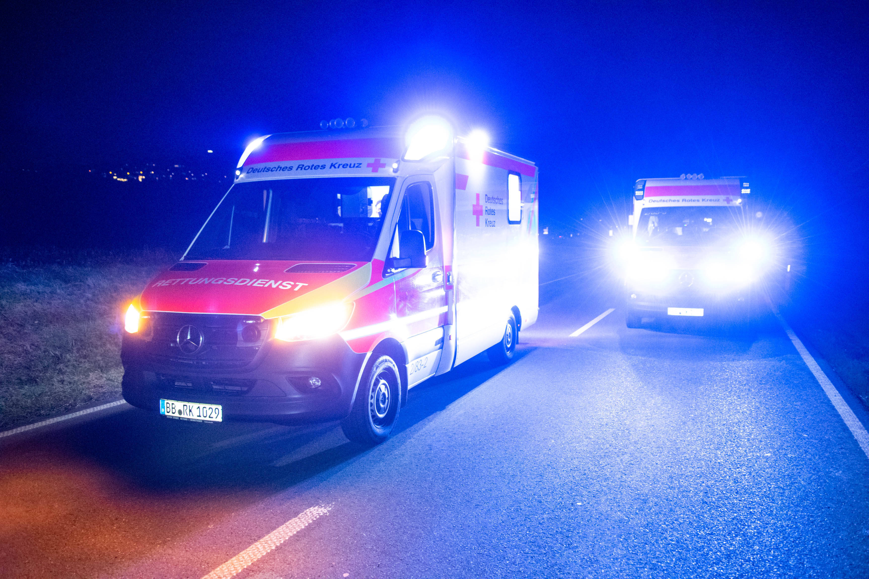 18-jähriger PS-Protz überfährt Fahrradfahrer an Fußhänger-Ampel 