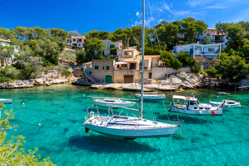 Tod in den Flitterwochen auf Mallorca! Mann stirbt im Bett, seine Frau kämpft um Ihr Leben!