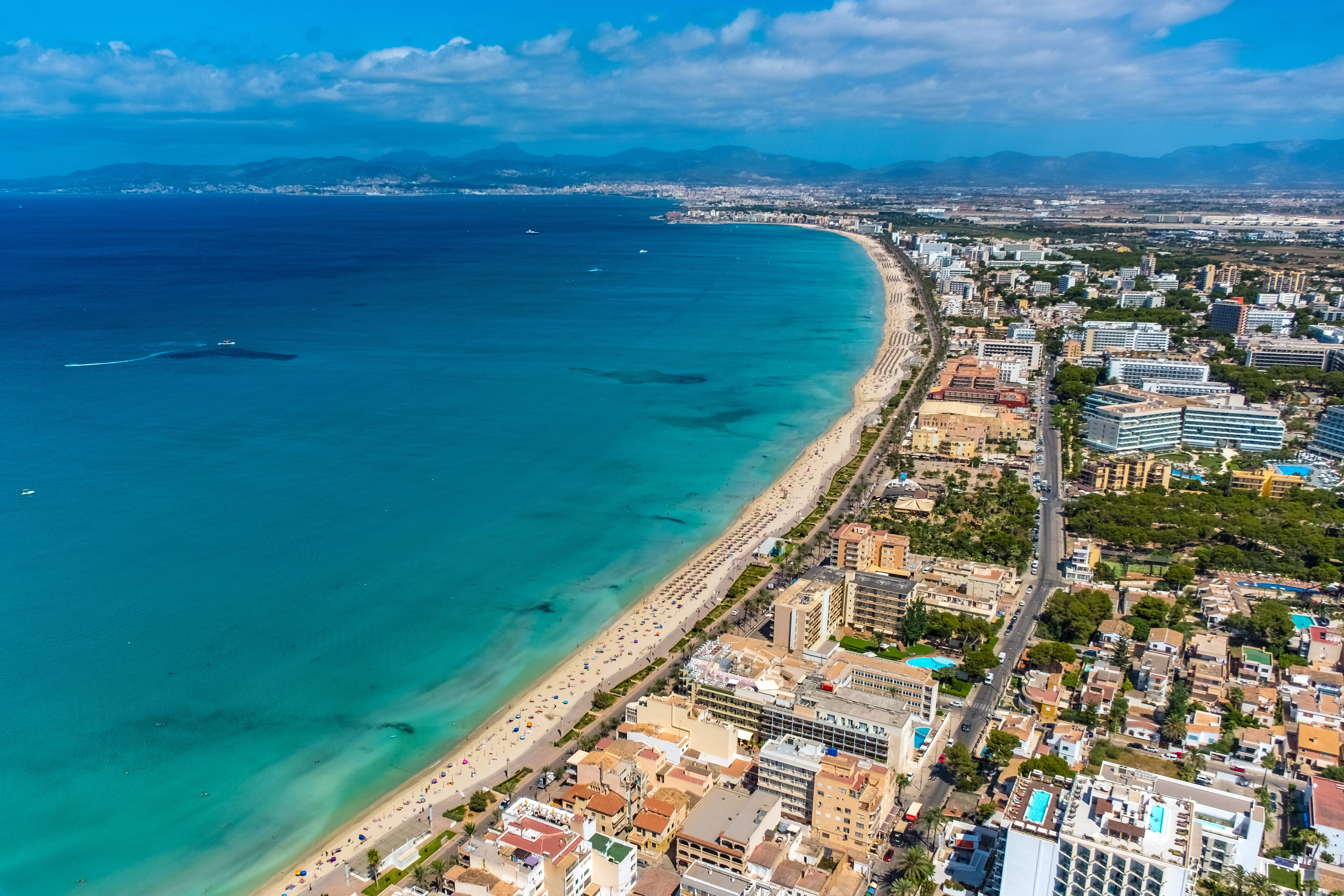 Gruselfund auf Mallorca - Polizei entdeckt zwei sitzende Leichen! War es Mord?