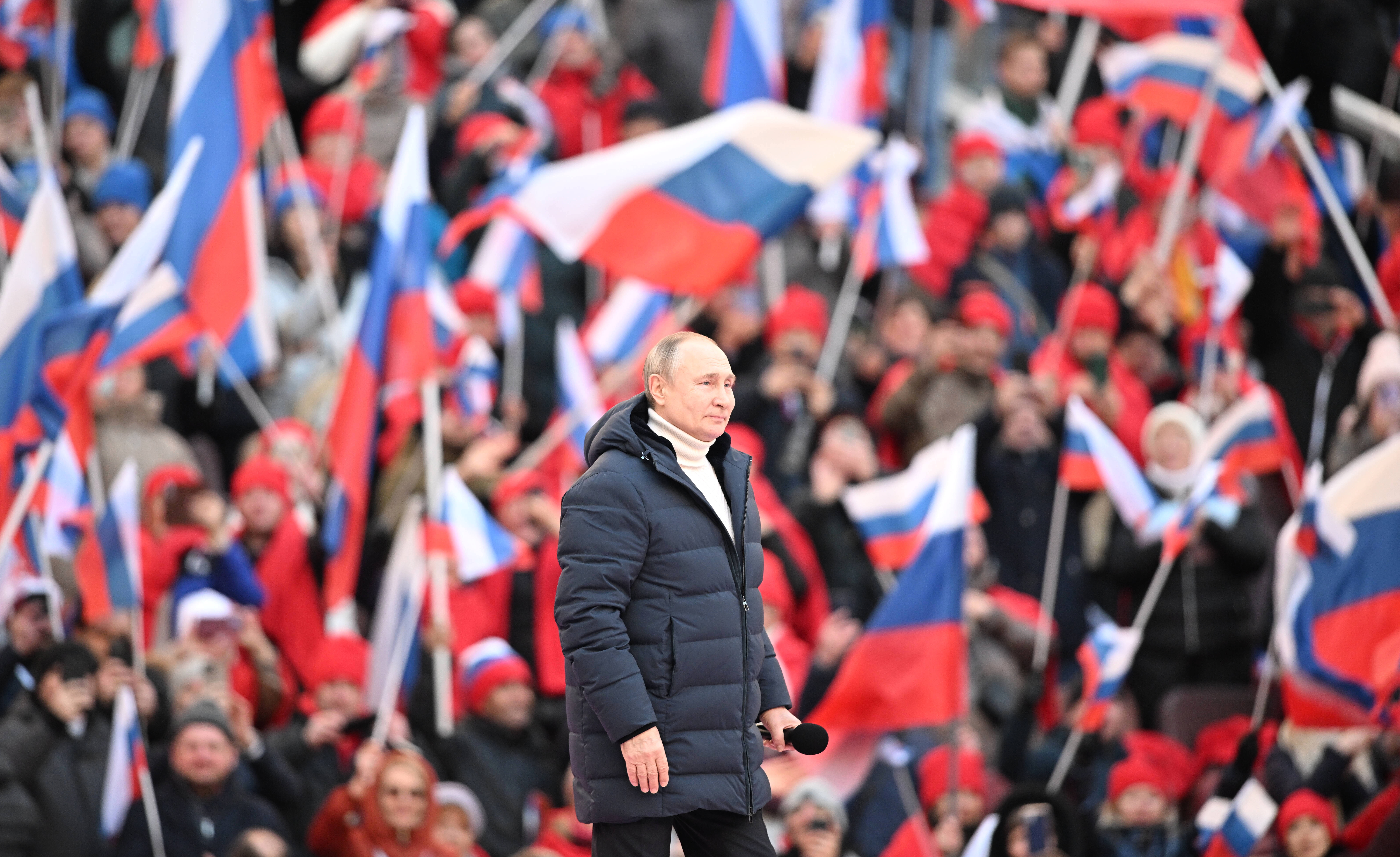 Peinlich! Putins Pressesprecher mit riesigem Fehler bei einer Pressekonferenz - Hier verplappert sich Peskow