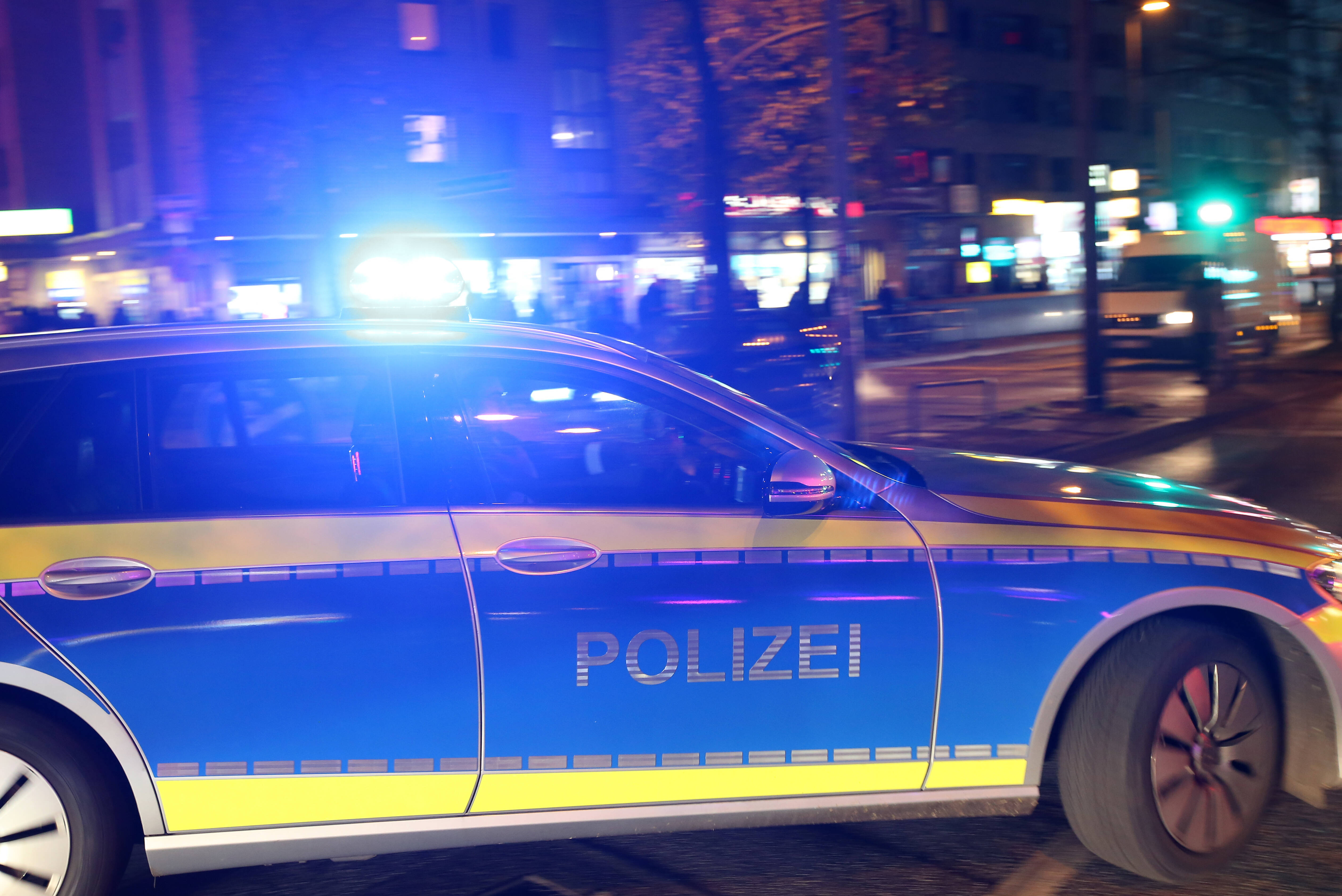 Unbekannter Fußgänger stirbt bei Unfall! Polizei ermittelt - Wer kennt diese Leiche?