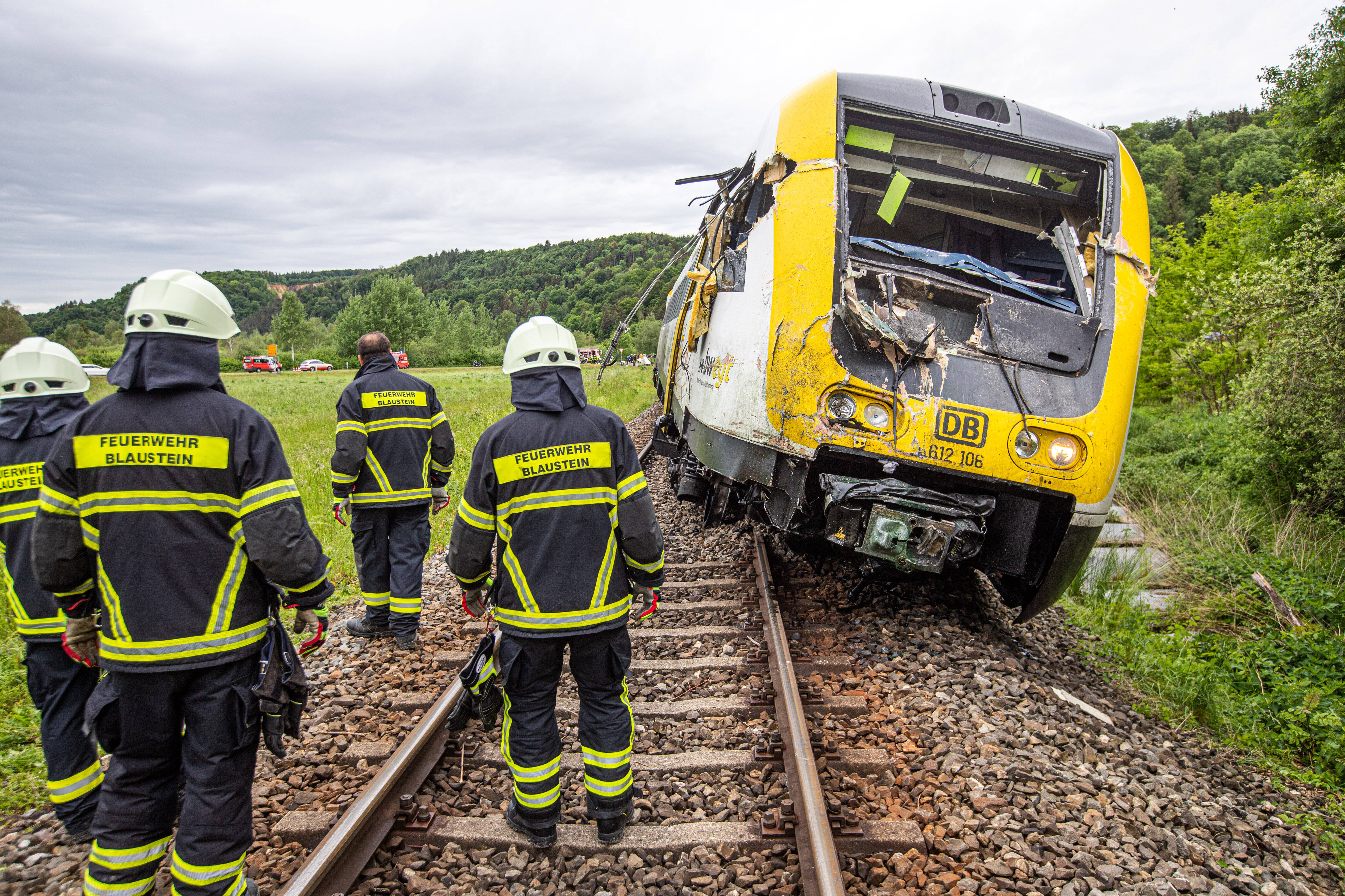 Schweres Zugunglück in Deutschland – Mehrere Tote und Verletzte!