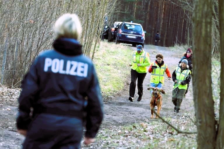 Schockfund auf dem Pausenhof! - Leiche lag auf Schulgelände